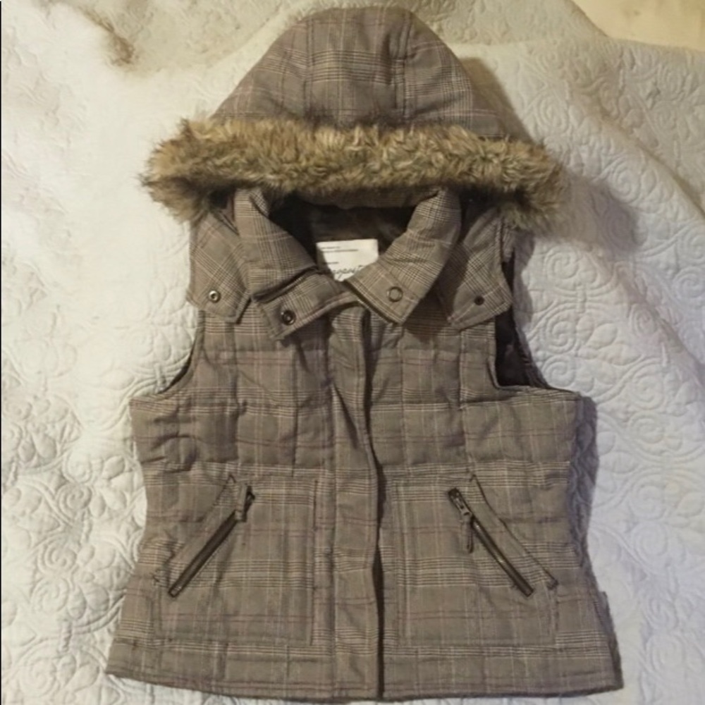 AEROPOSTALE VEST